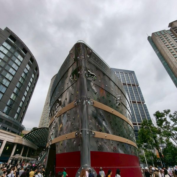 The Louis Vuitton Cruise Flagship Store 2